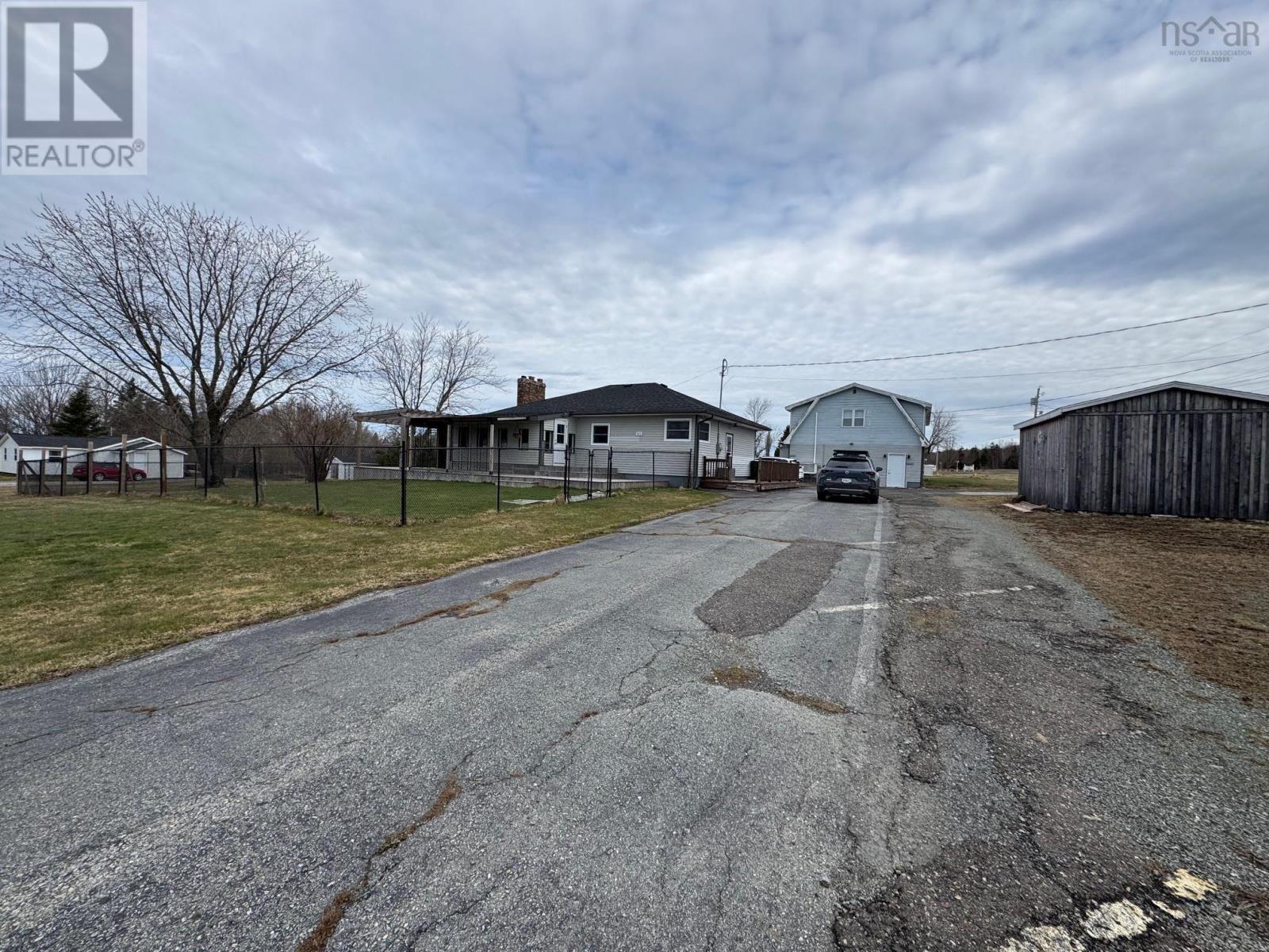 7072 Highway 340 Property Photo 2