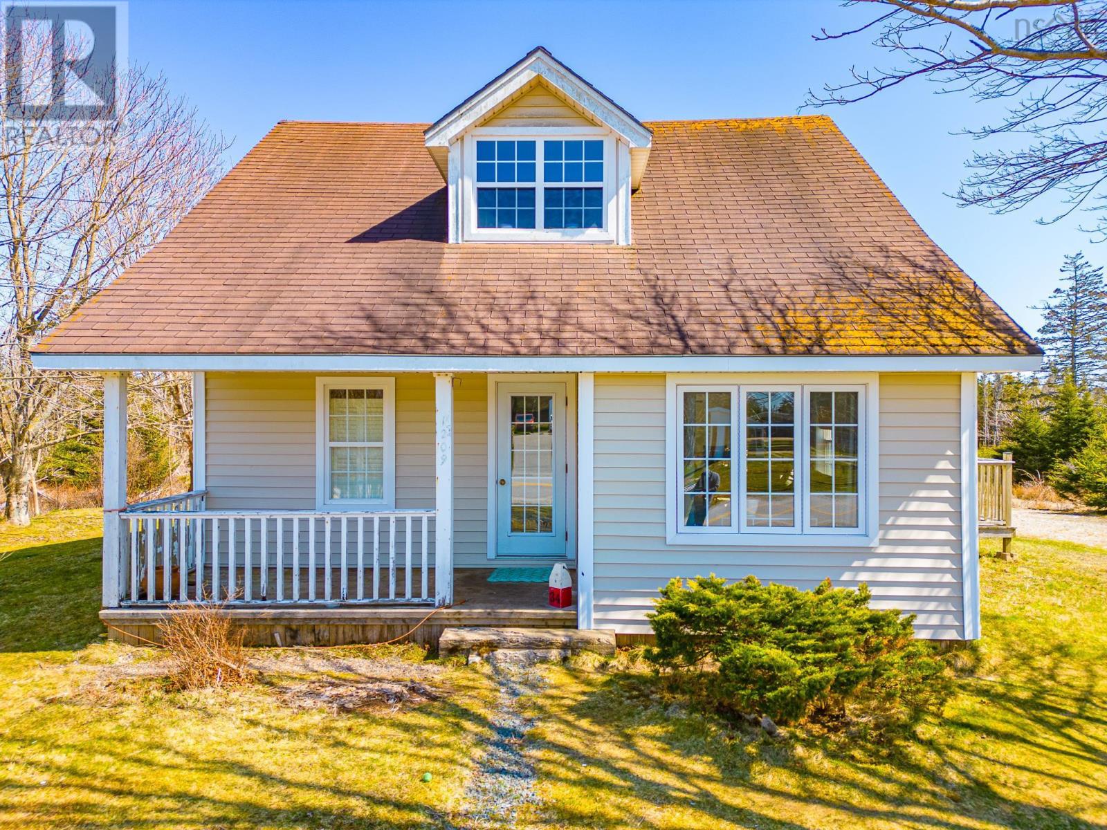 1209 Stoney Island Property Photo 4