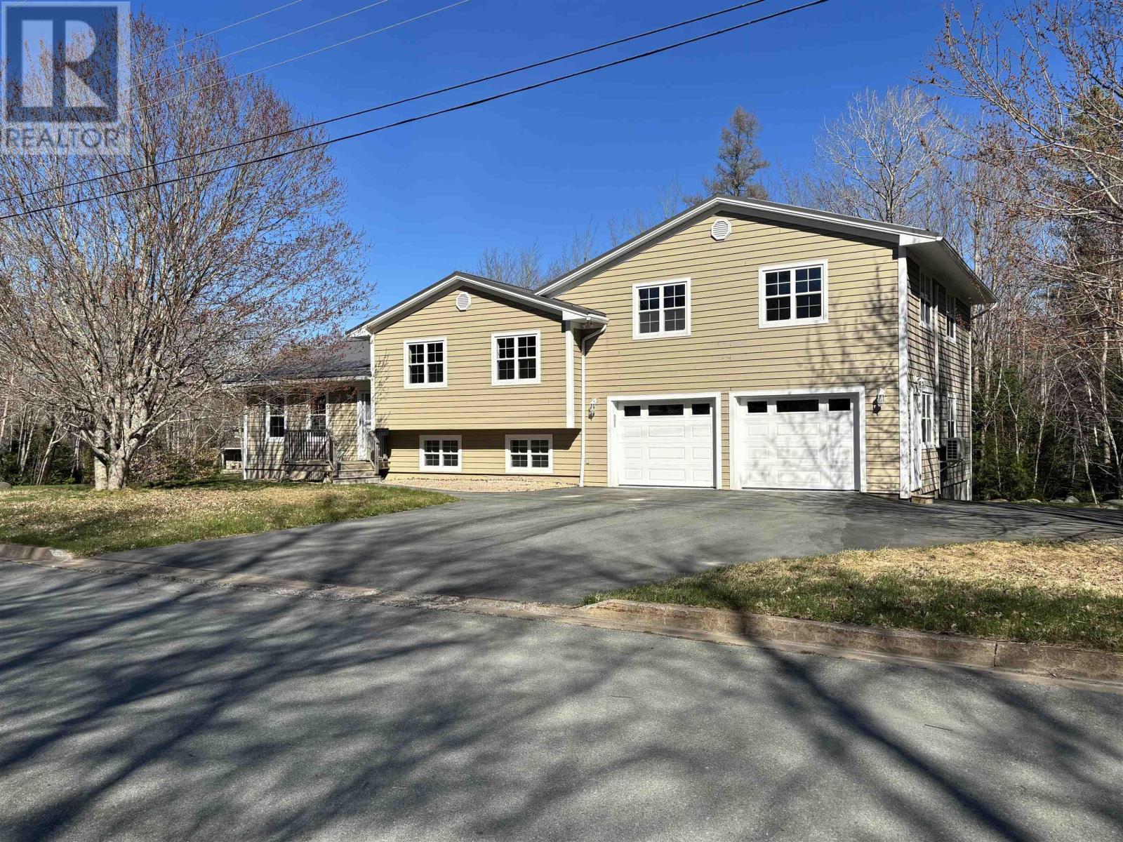 4 Cresthaven Court Property Photo