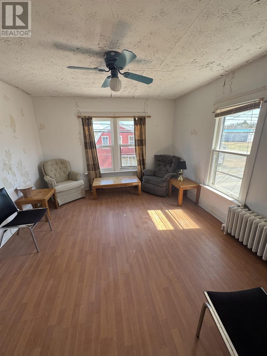 9386 Main Street Property Photo 8