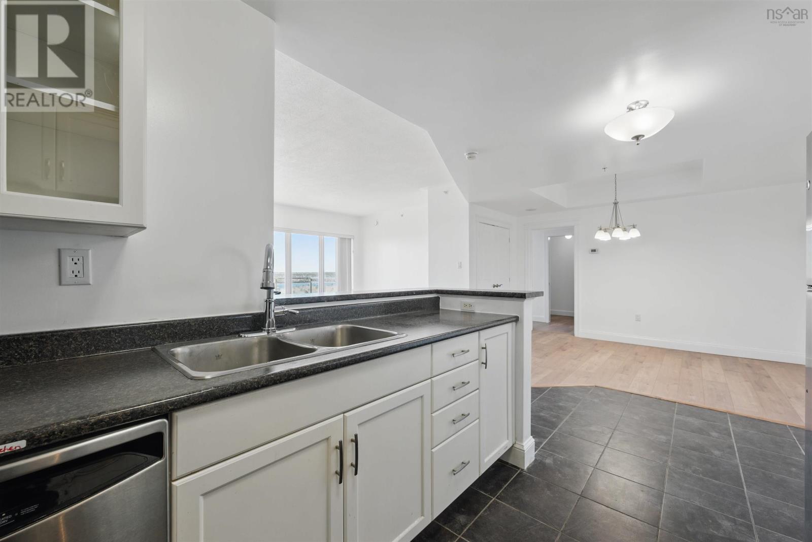 1108 60 Walter Havill Drive Property Photo 14