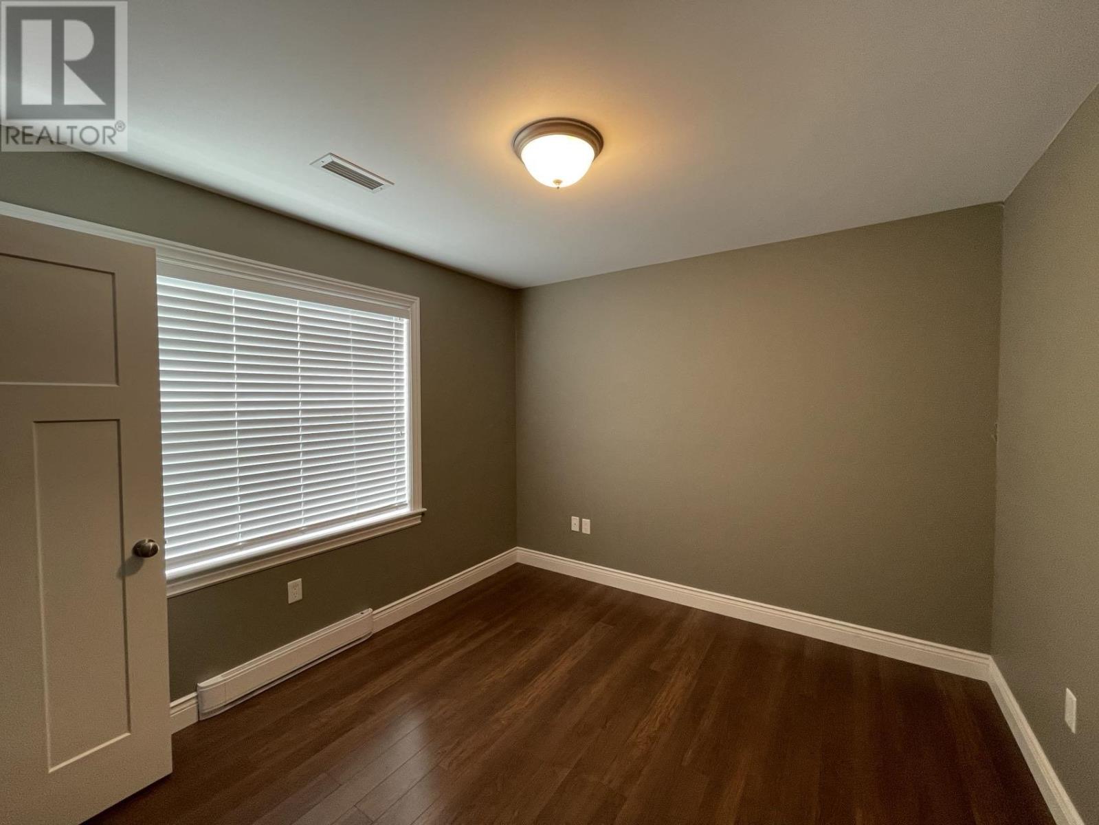 150 Heron Dr., 102-61 Glen Stewart Dr. Property Photo 12