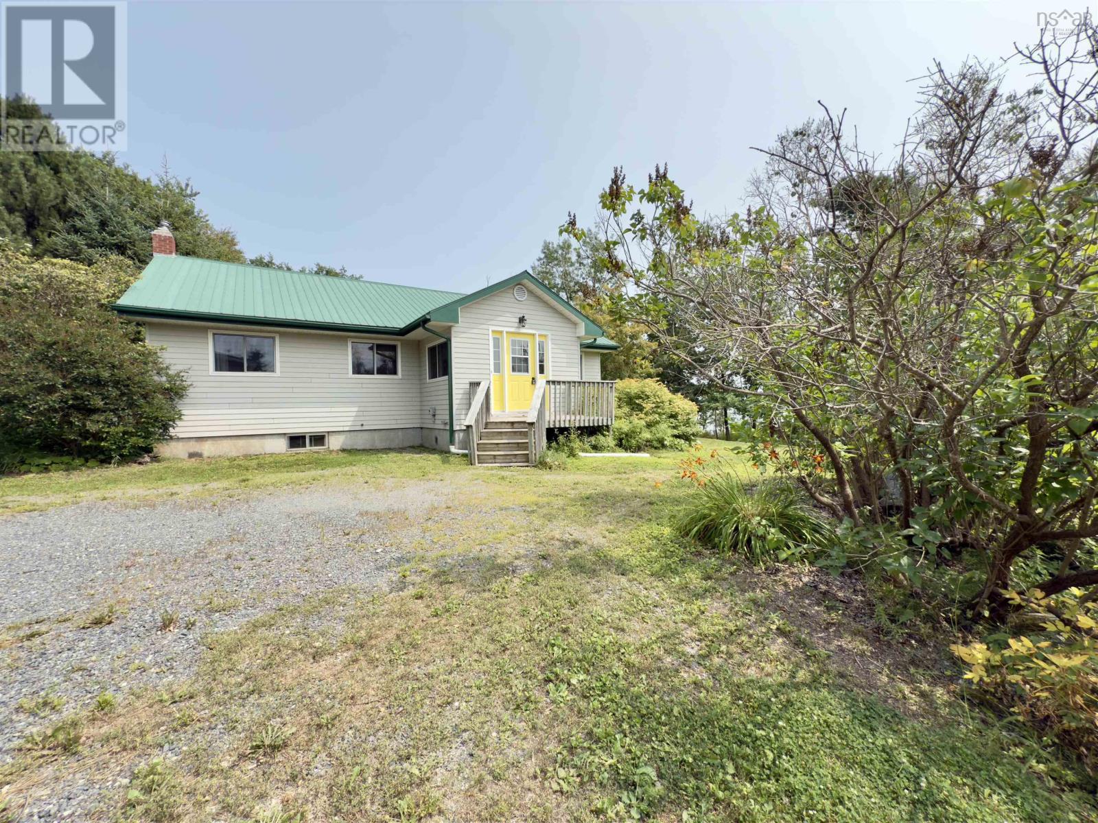 2594 376 Highway Property Photo