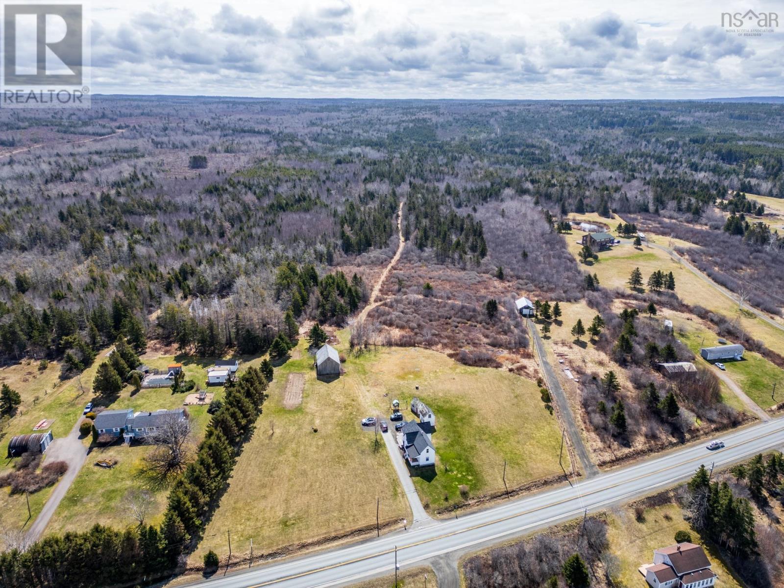 9030 Highway 101 Property Photo 2