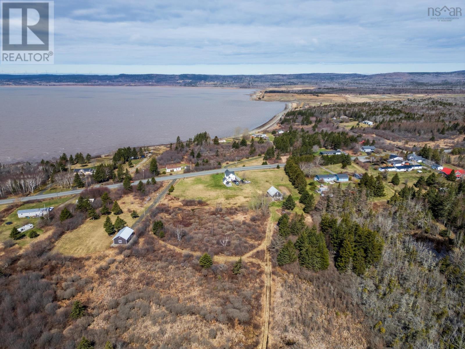 9030 Highway 101 Property Photo 3
