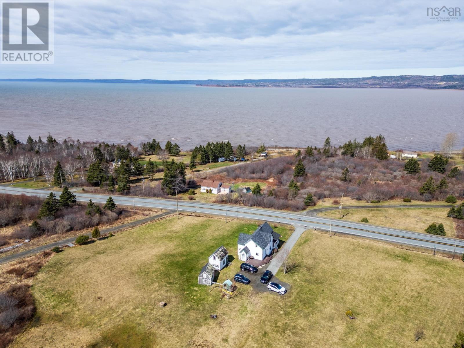 9030 Highway 101 Property Photo 5