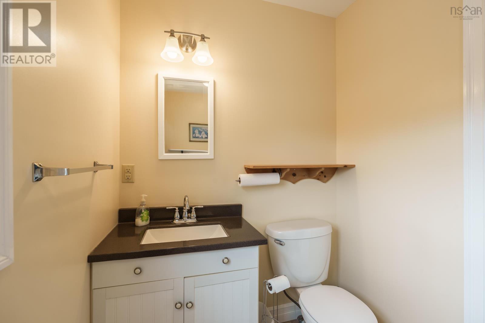 9030 Highway 101 Property Photo 14