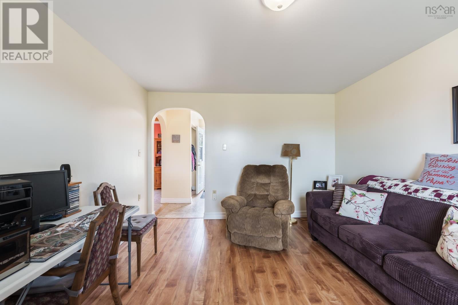 9030 Highway 101 Property Photo 15