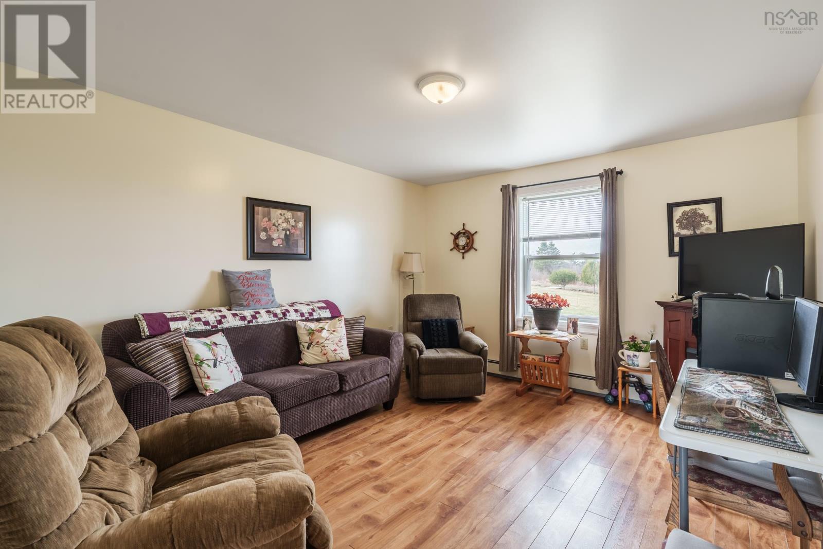 9030 Highway 101 Property Photo 16