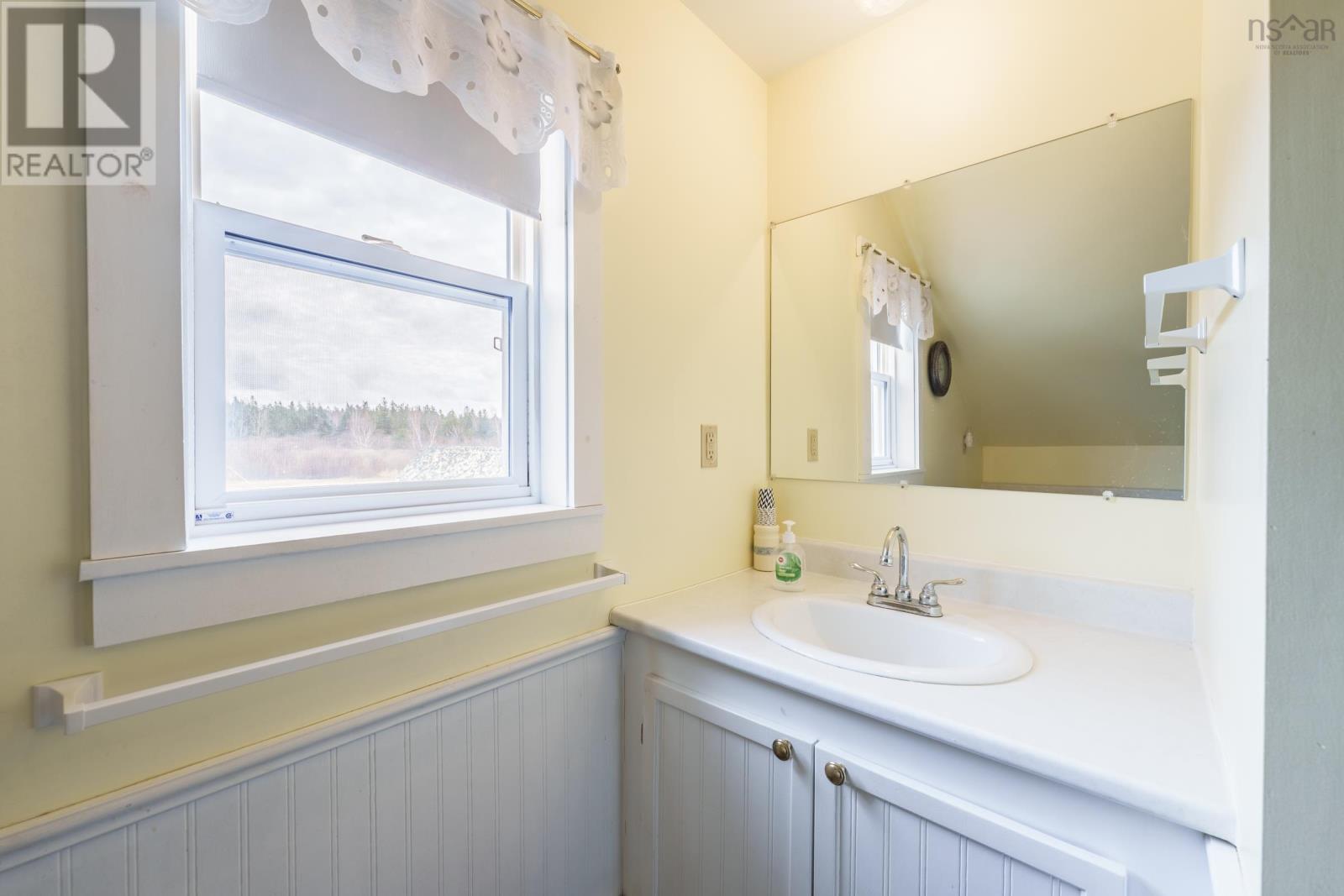 9030 Highway 101 Property Photo 28