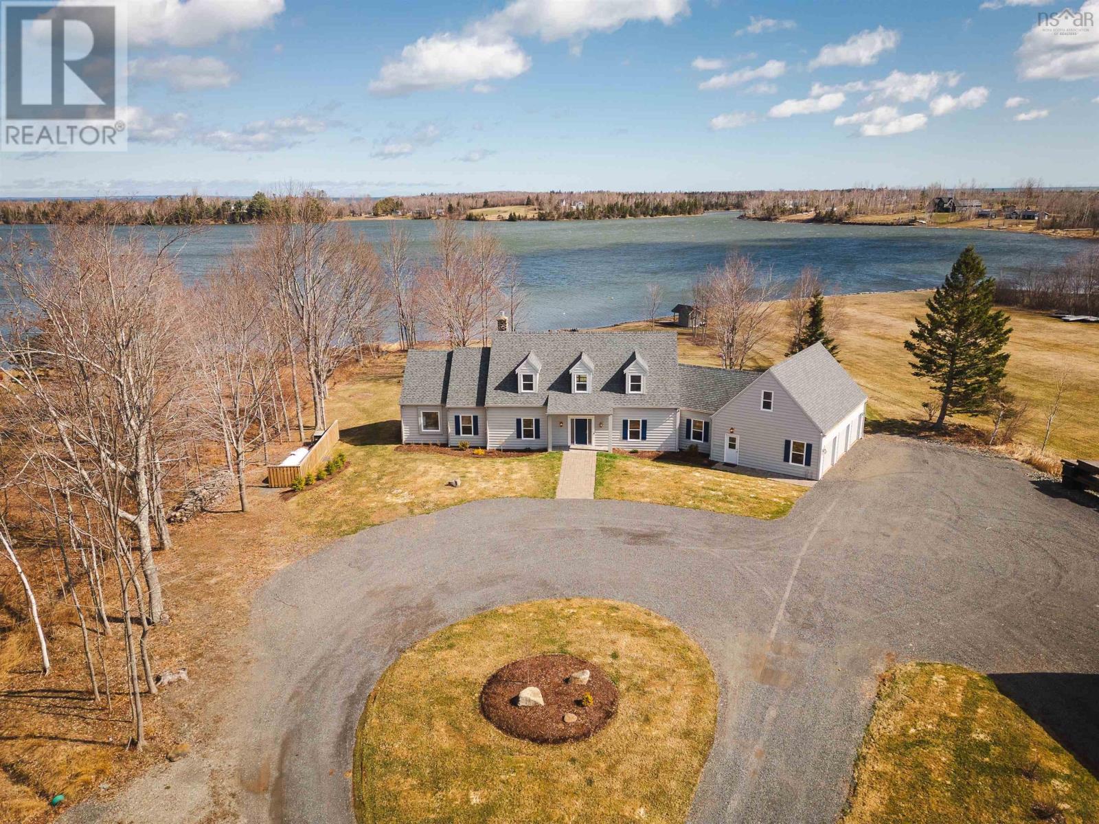 5293 Little Harbour Road Property Photo 1