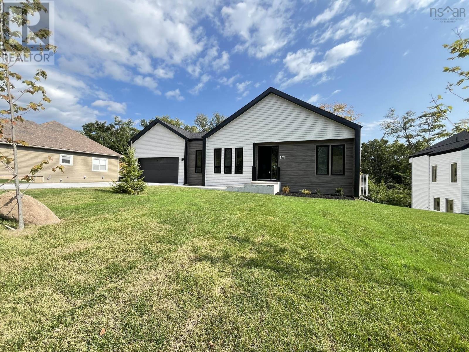 171 Carnoustie Drive Property Photo 1