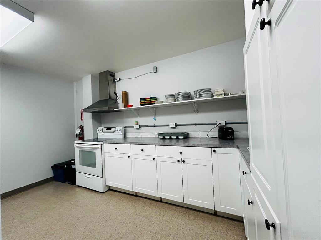 104 Broadway Street S Property Photo 23