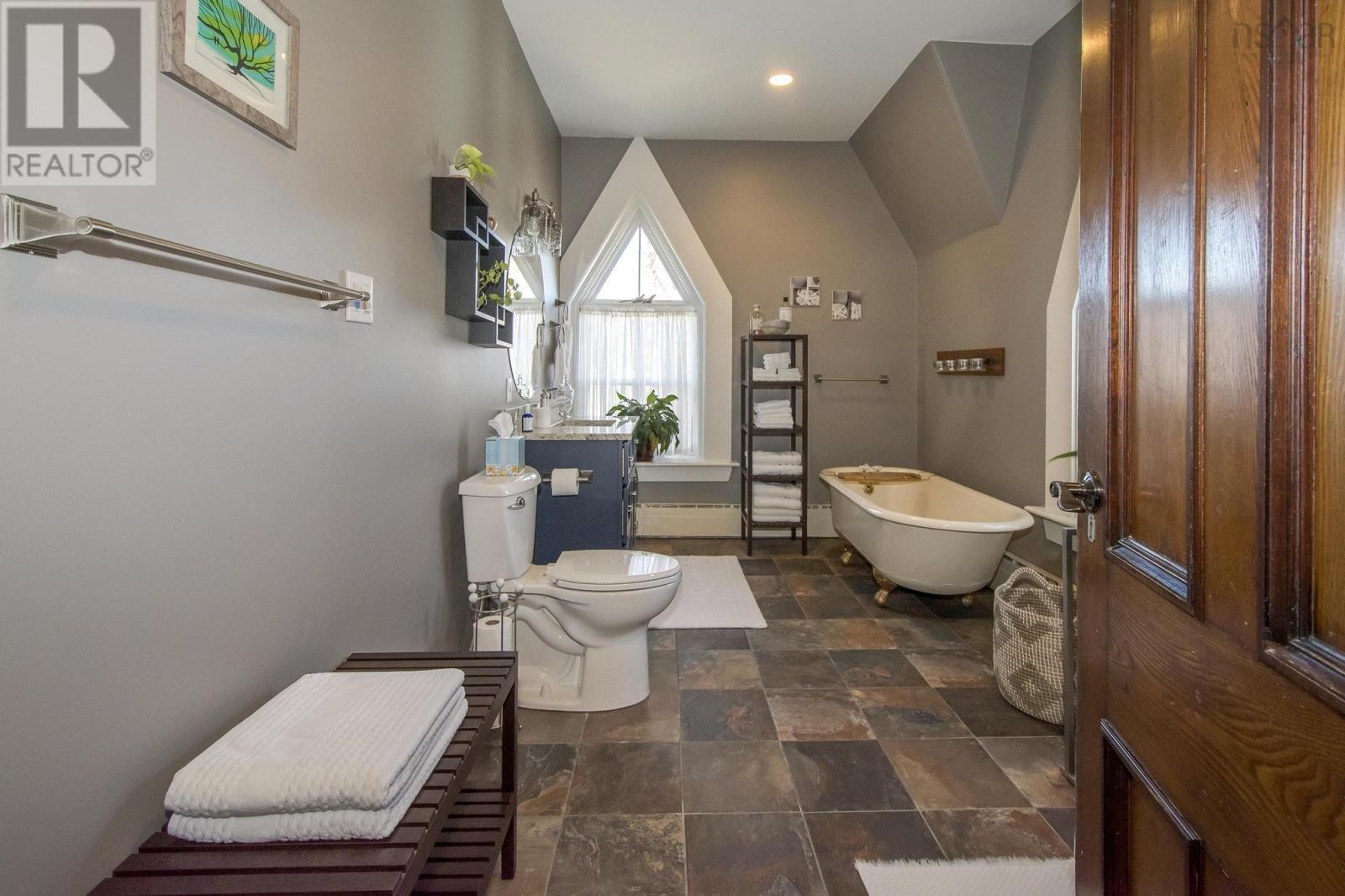 57 William Street Property Photo 18