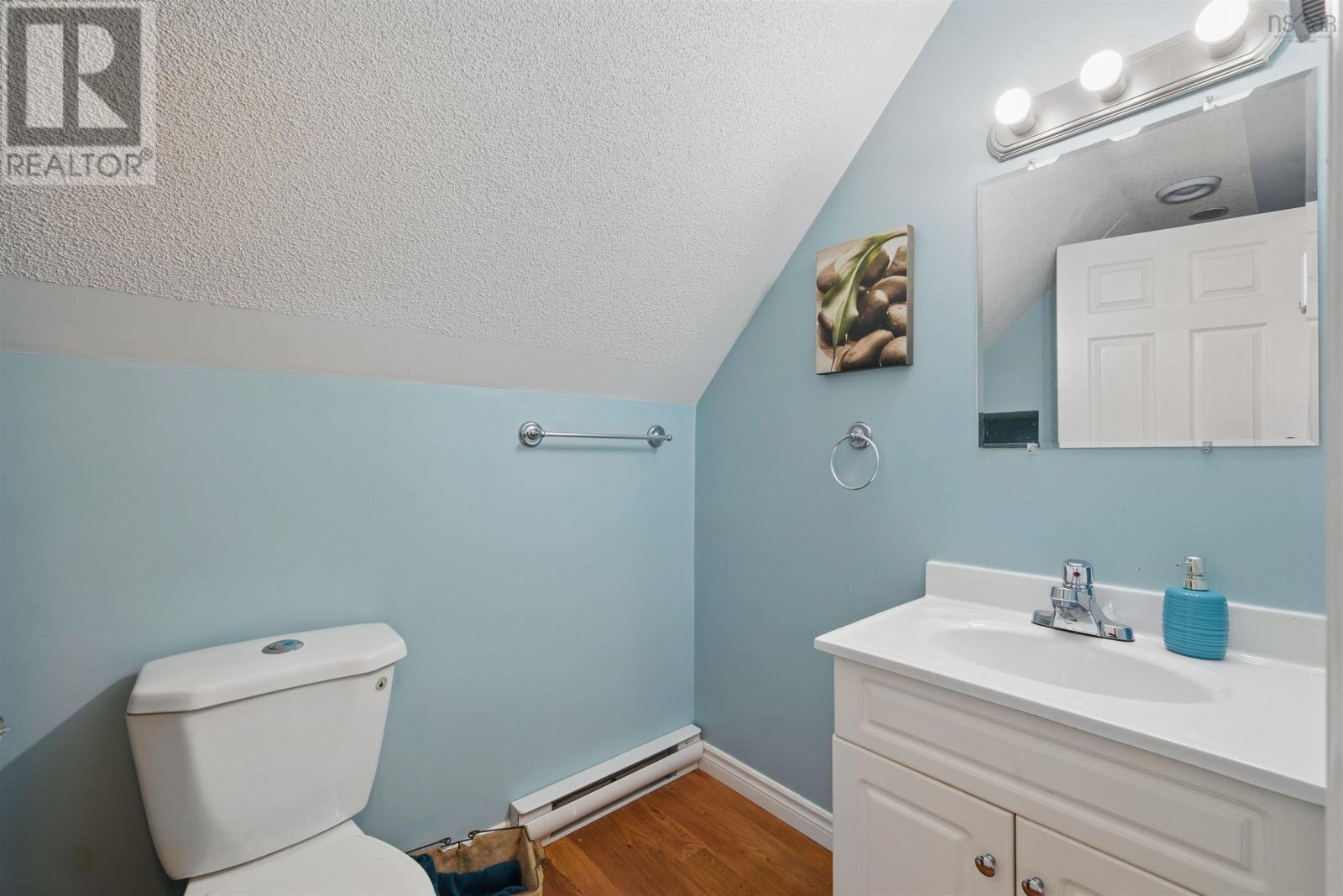 32 Avonview Property Photo 20