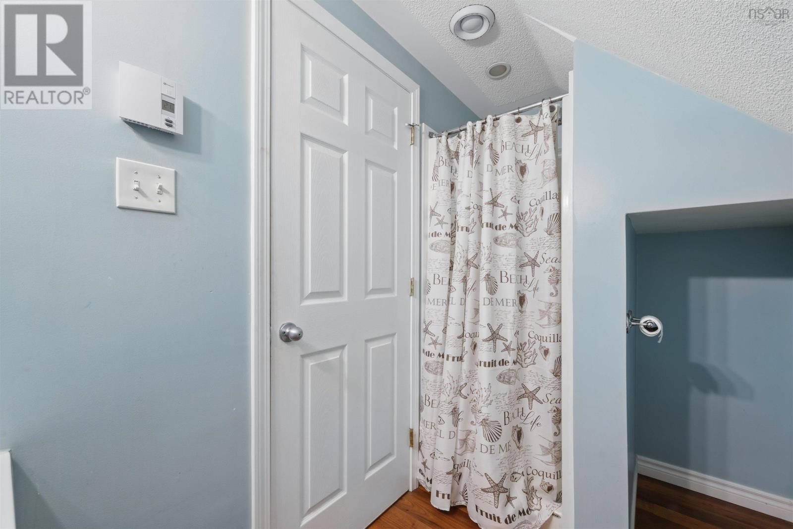 32 Avonview Property Photo 21
