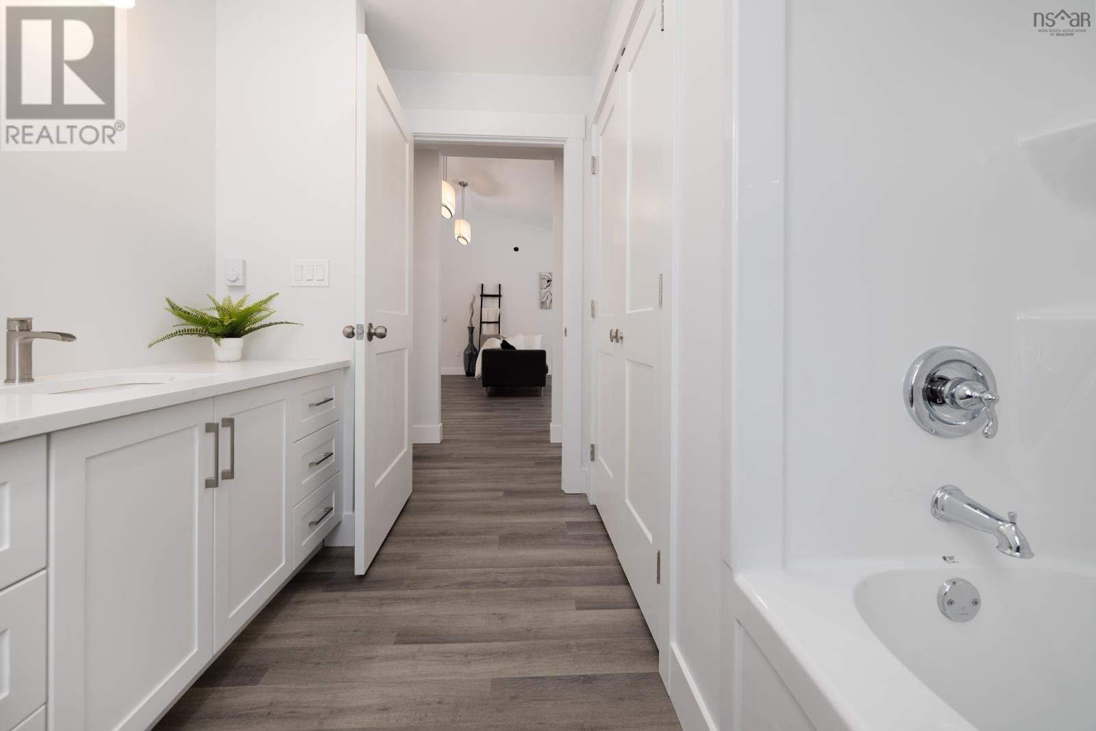 47 Theresa Court Property Photo 14