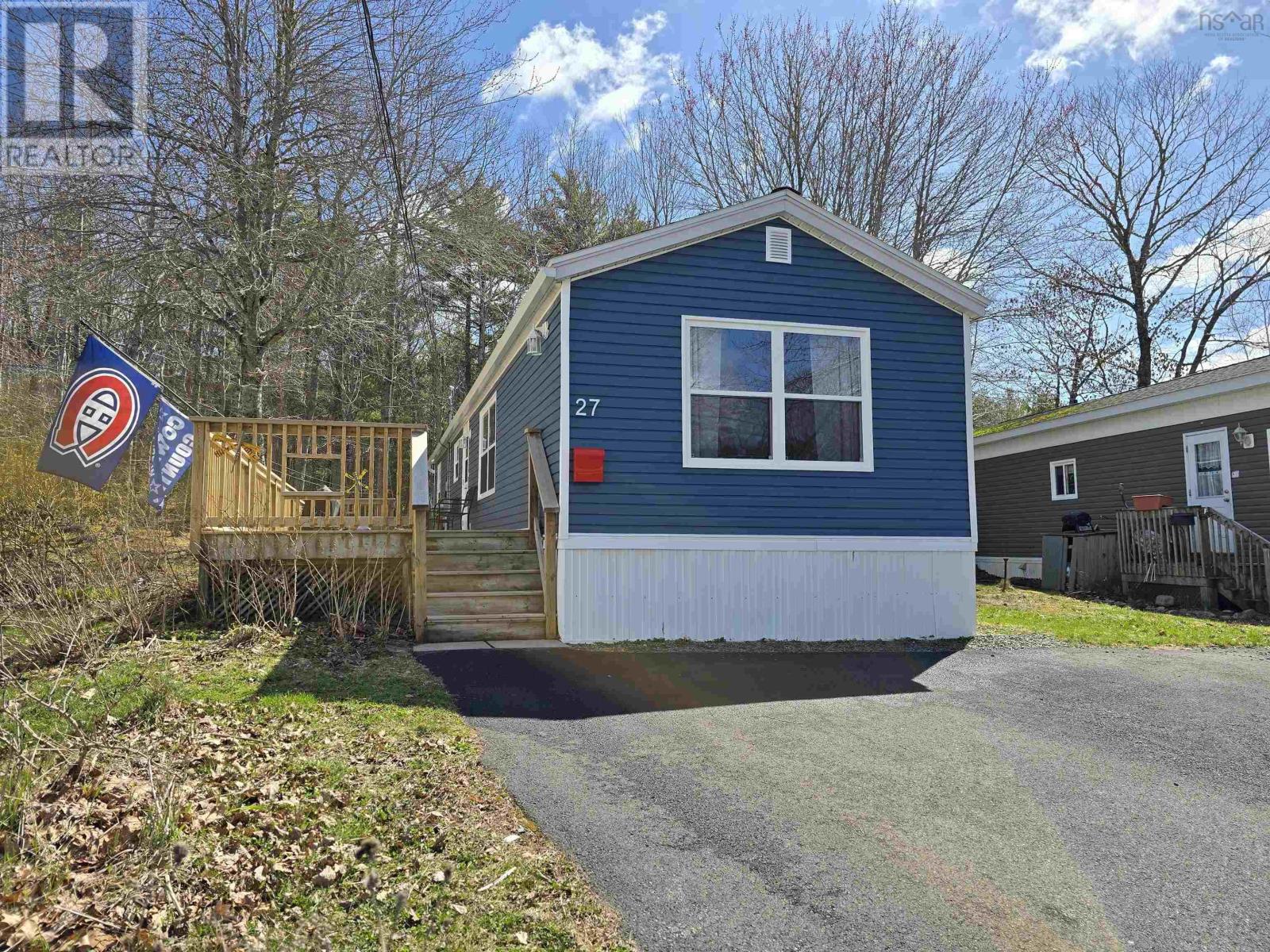 27 Spring Crescent Property Photo