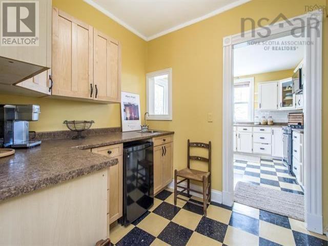 53 King Street Property Photo 9