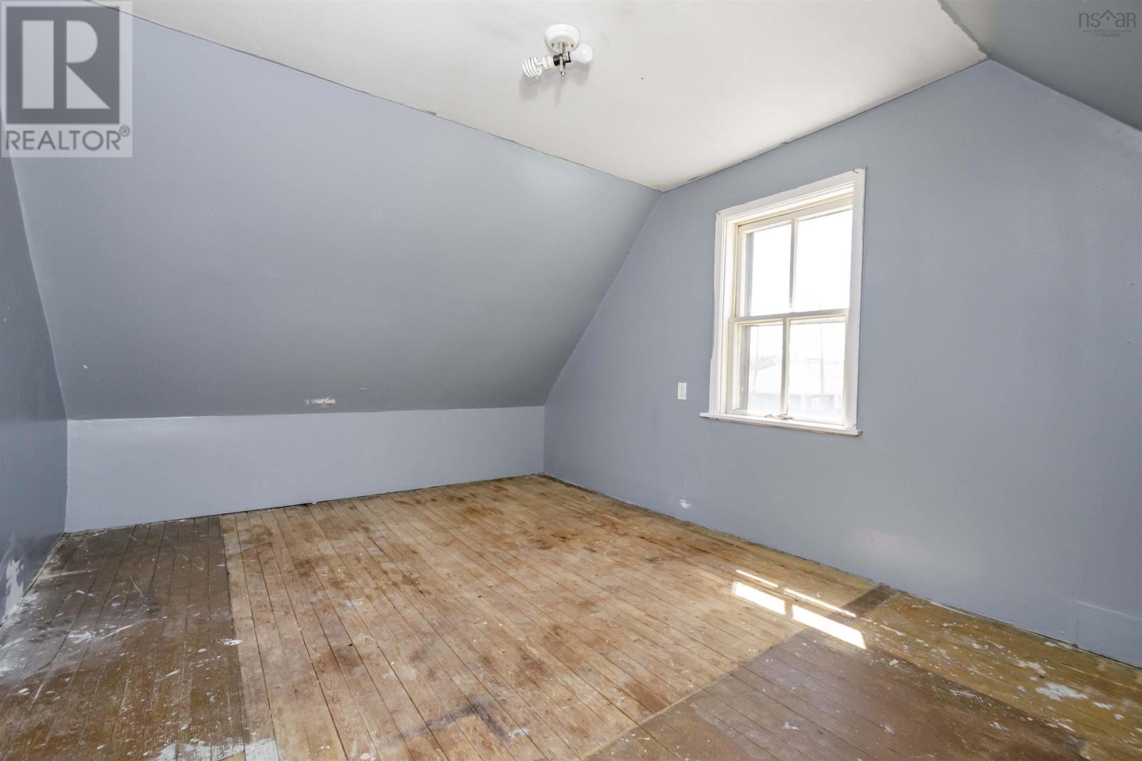 83 Main Street Property Photo 4