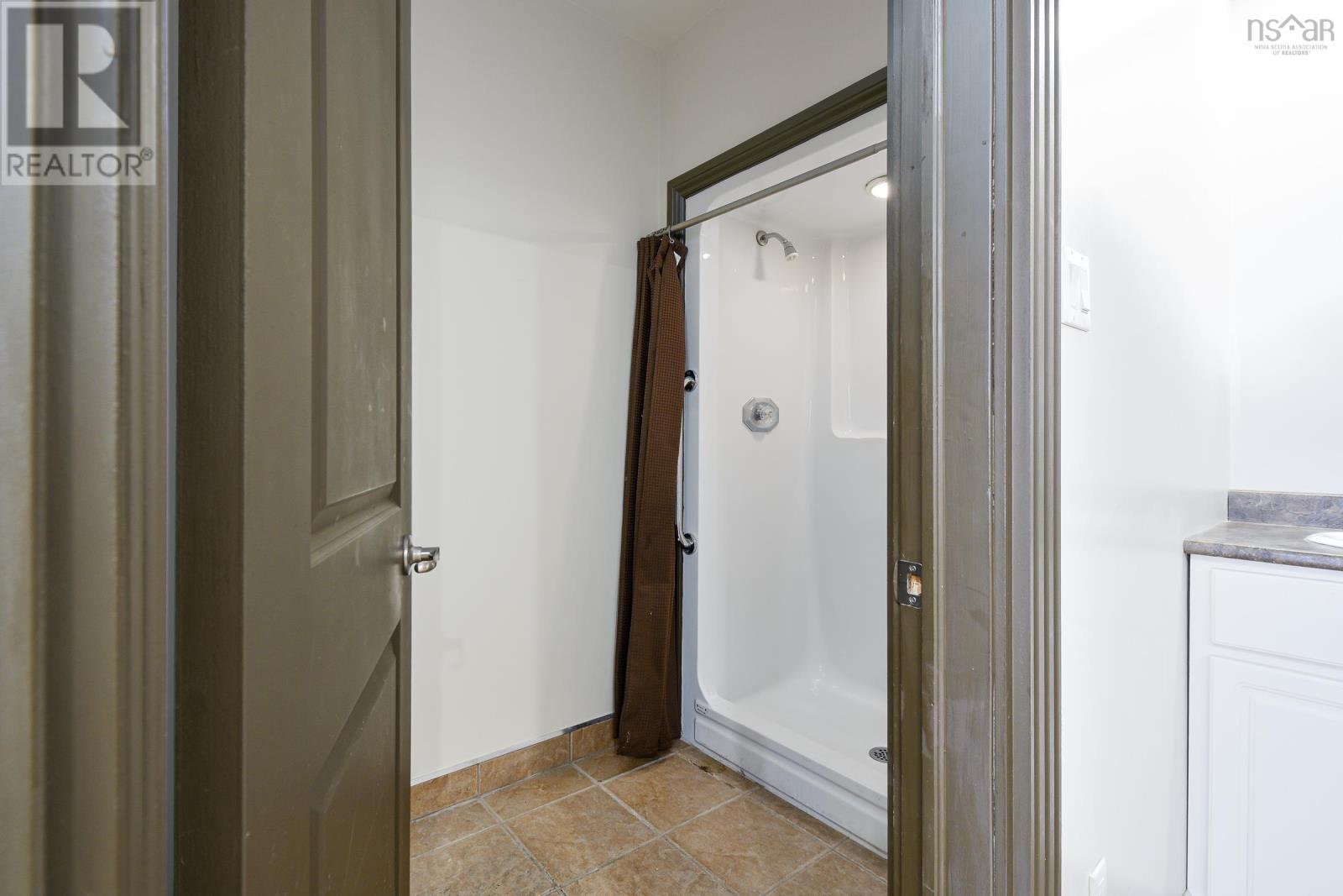 176 Inglis Street Property Photo 25
