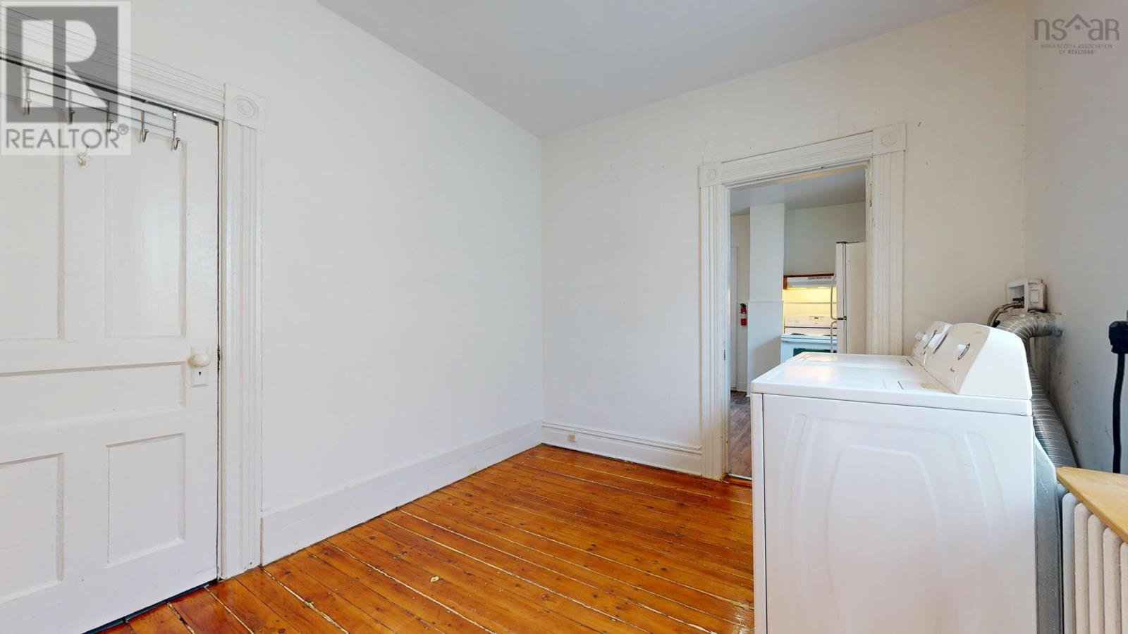 2683-87 Fuller Terrace Property Photo 28