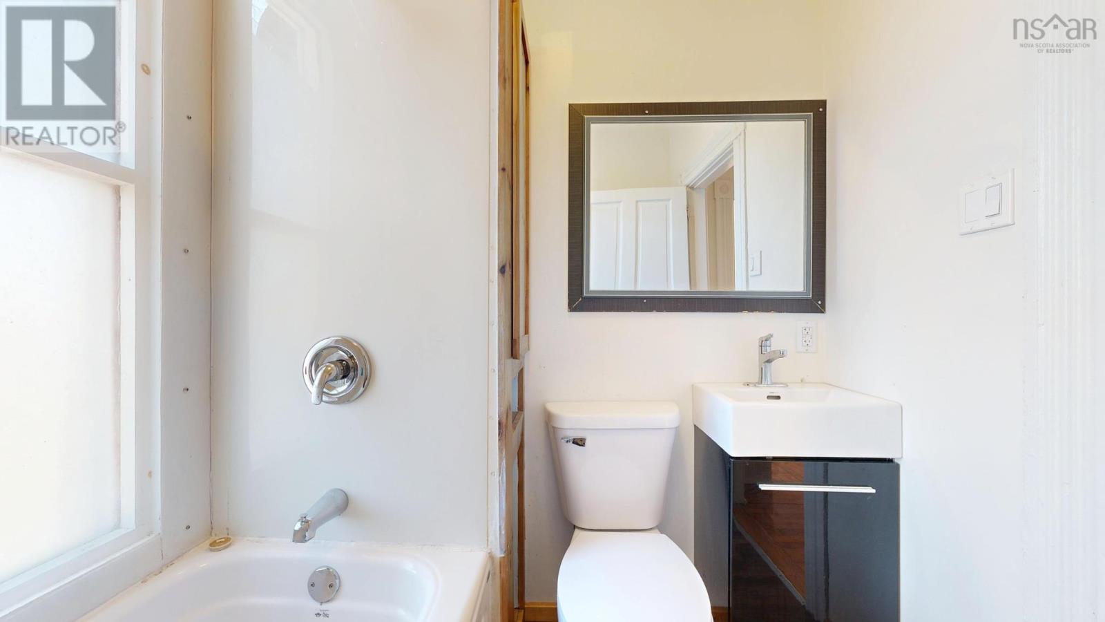 2683-87 Fuller Terrace Property Photo 37