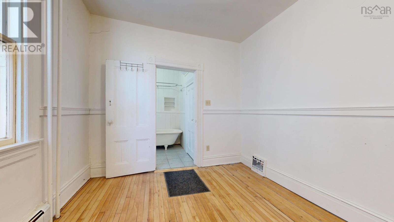 2683-87 Fuller Terrace Property Photo 40