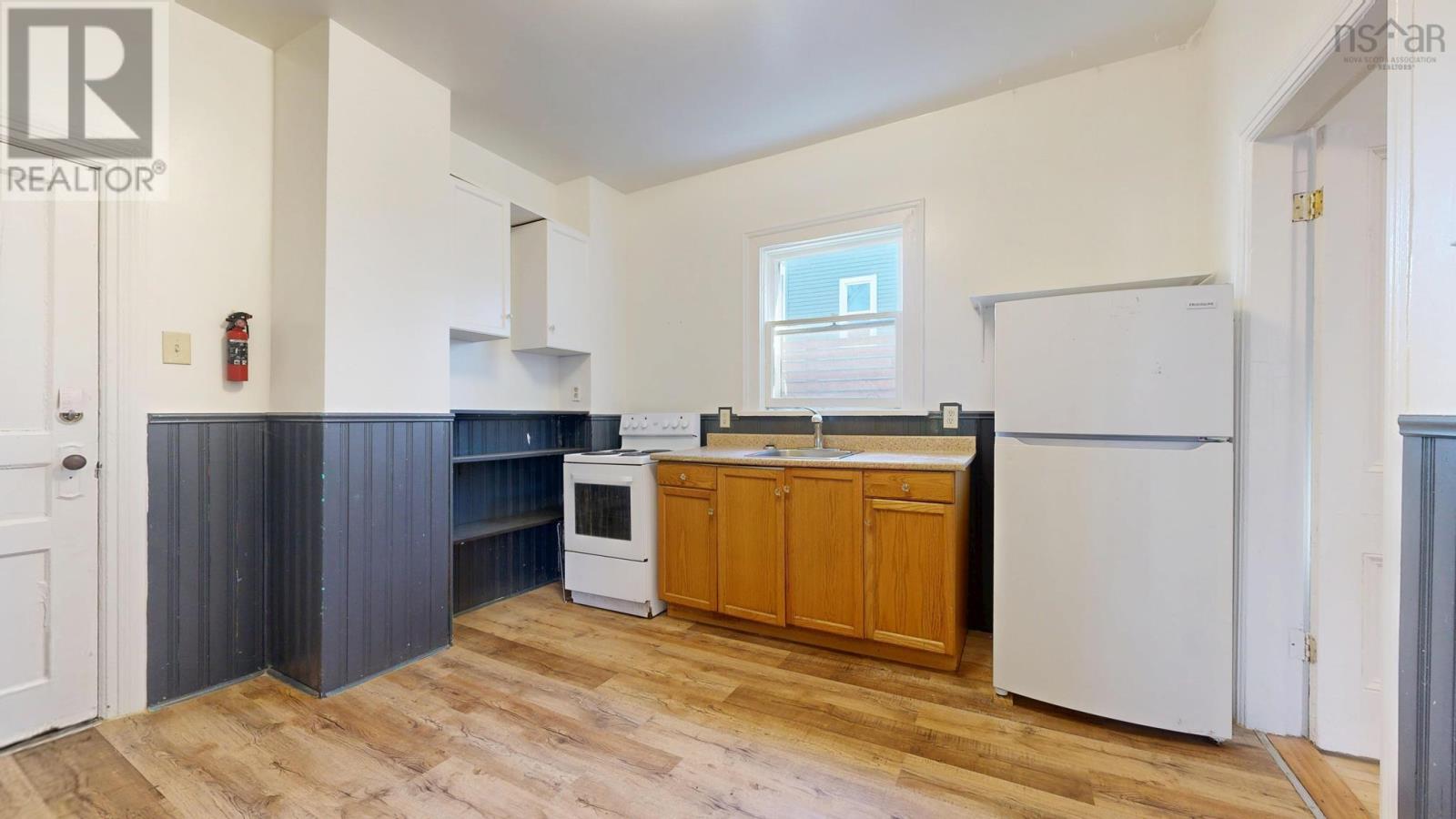 2683-87 Fuller Terrace Property Photo 42