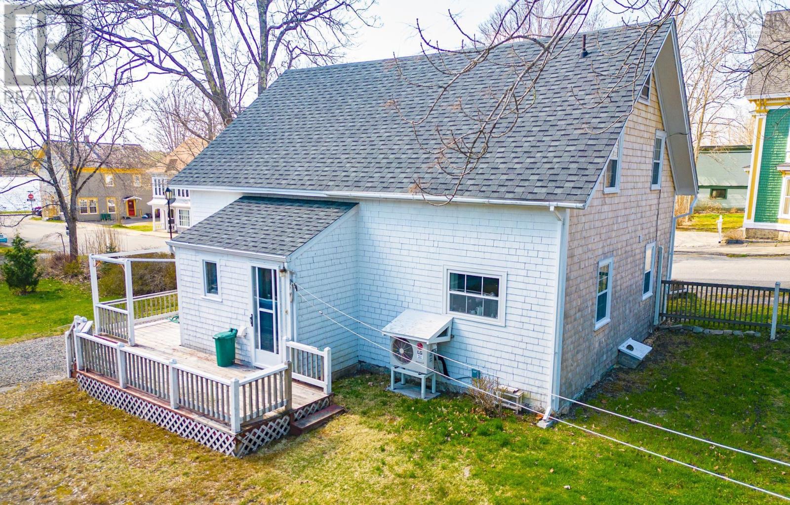 15 John Street Property Photo 7