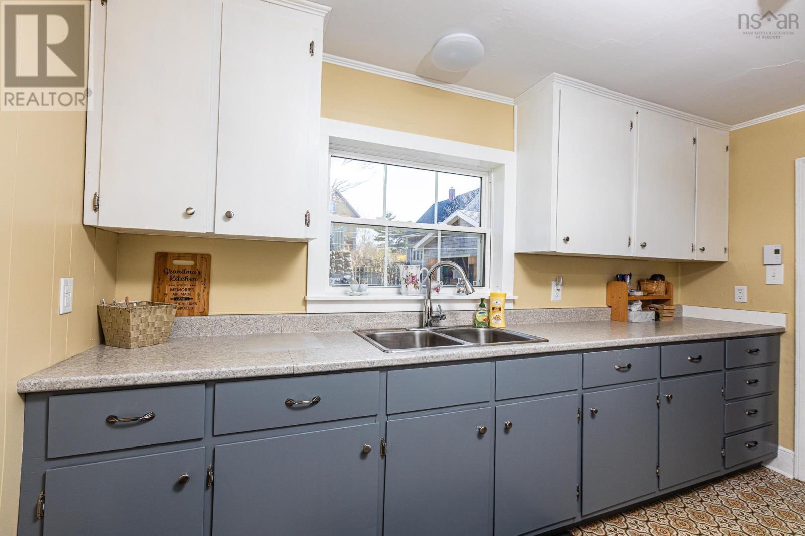 15 John Street Property Photo 17