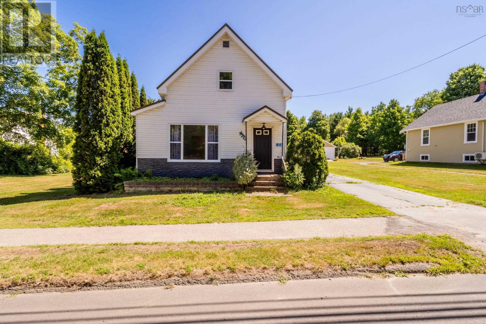 126 Commercial Street Property Photo 3