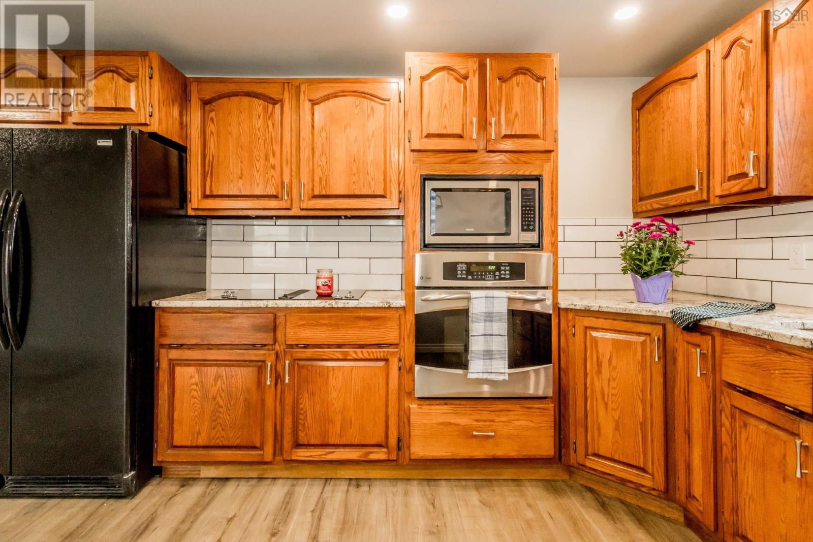 126 Commercial Street Property Photo 15