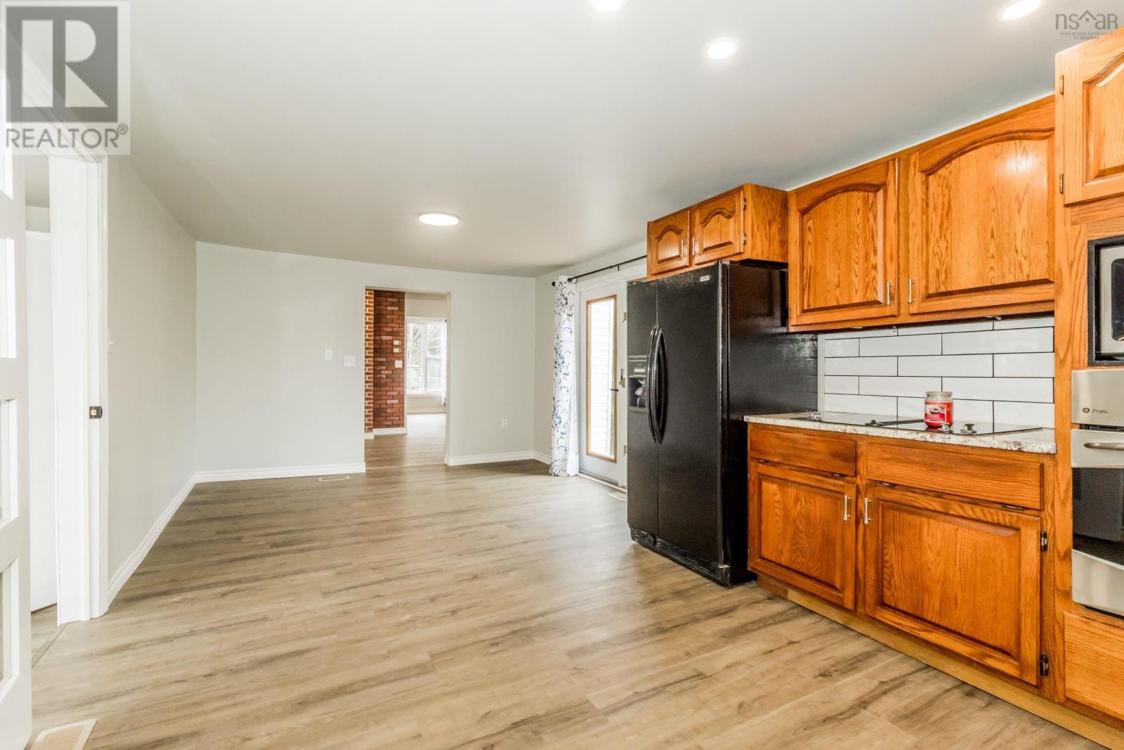 126 Commercial Street Property Photo 17