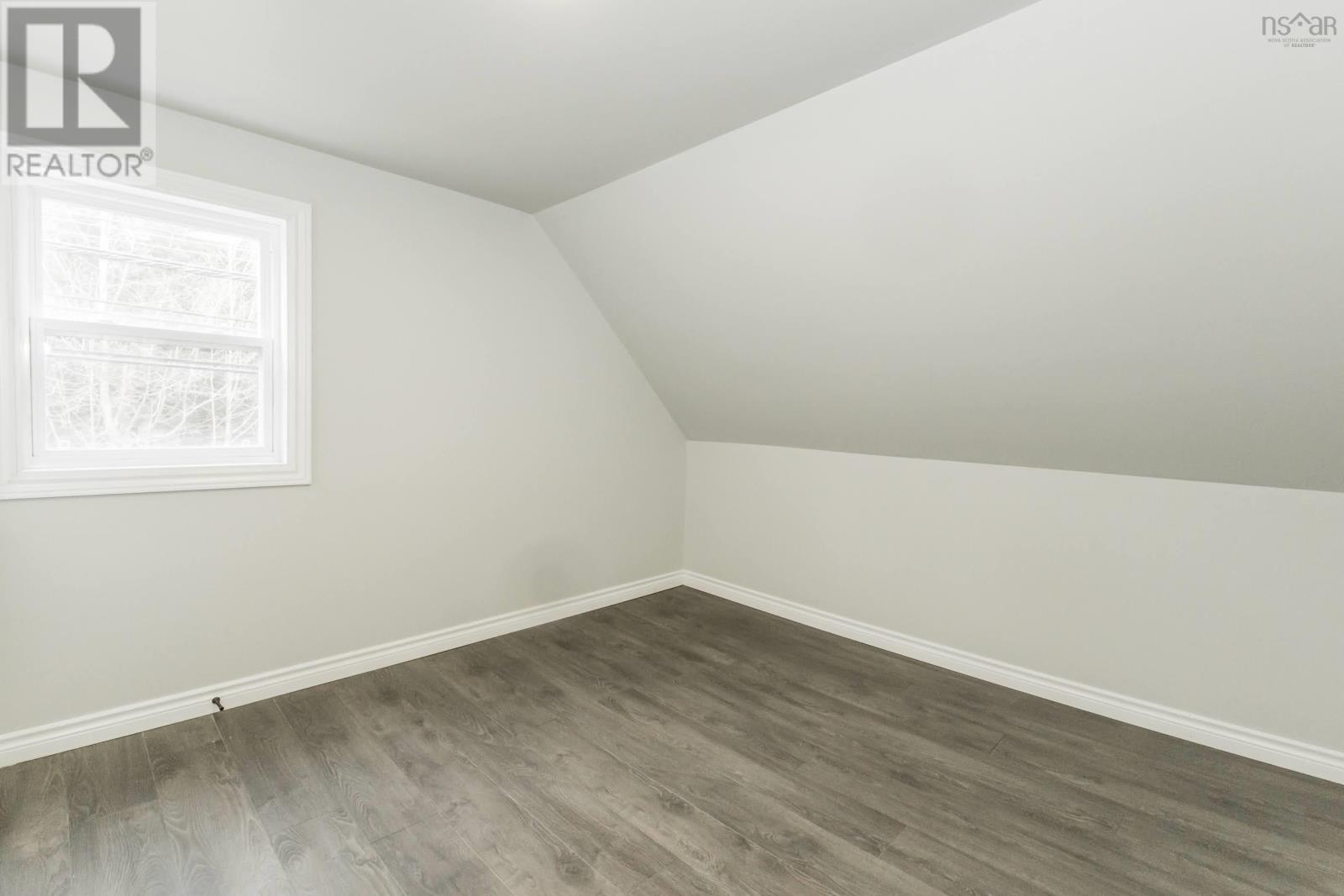 126 Commercial Street Property Photo 18
