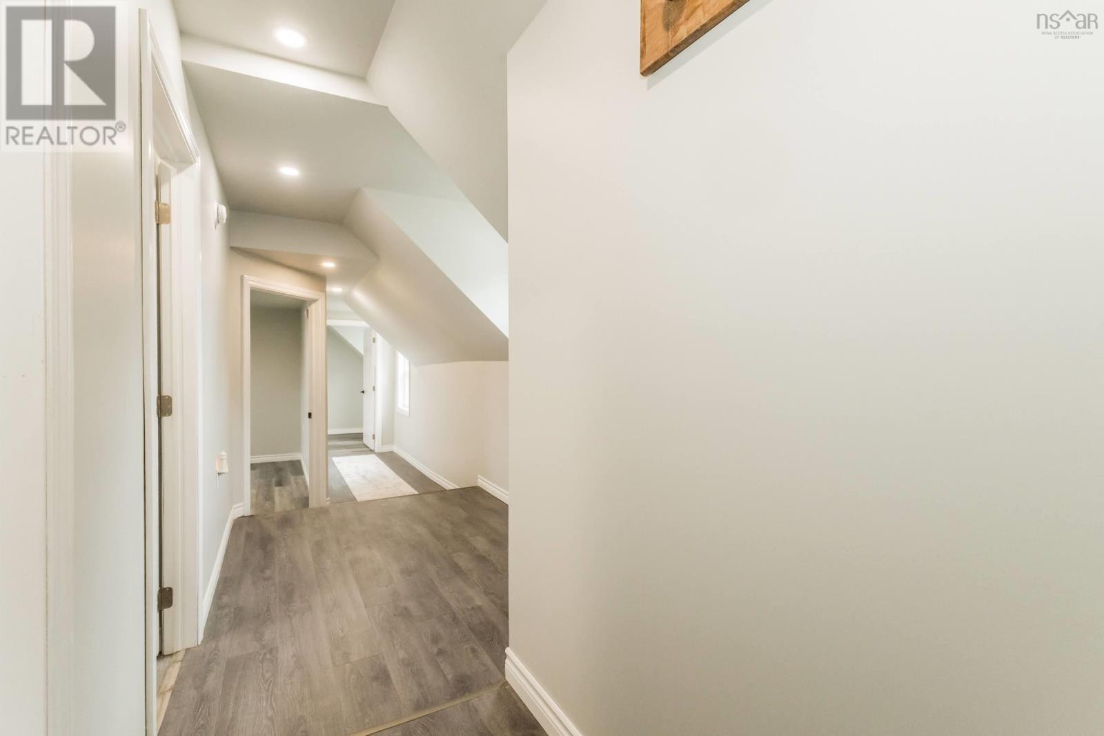 126 Commercial Street Property Photo 21