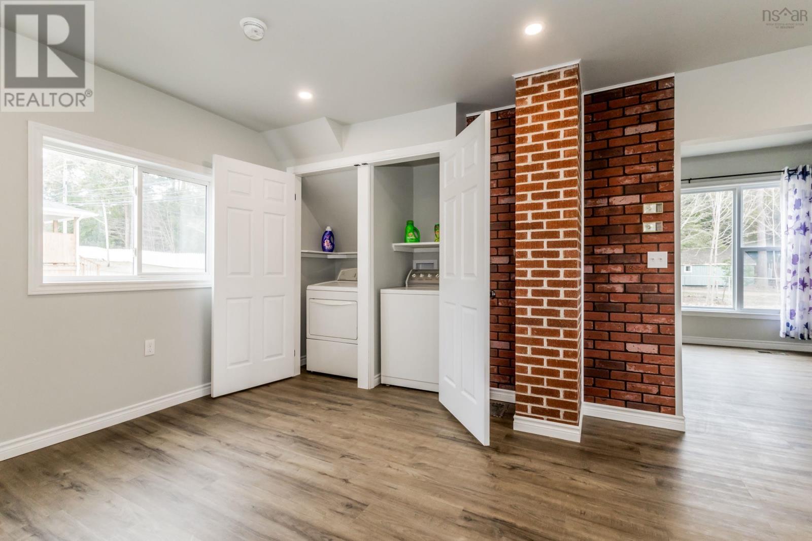 126 Commercial Street Property Photo 32
