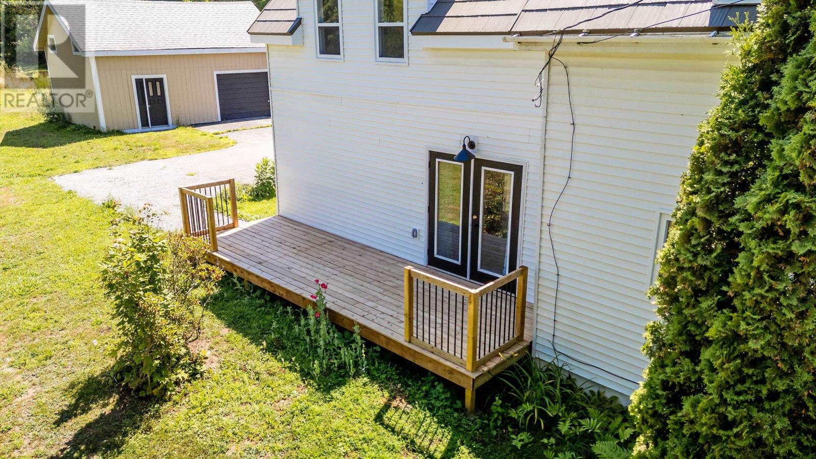 126 Commercial Street Property Photo 44