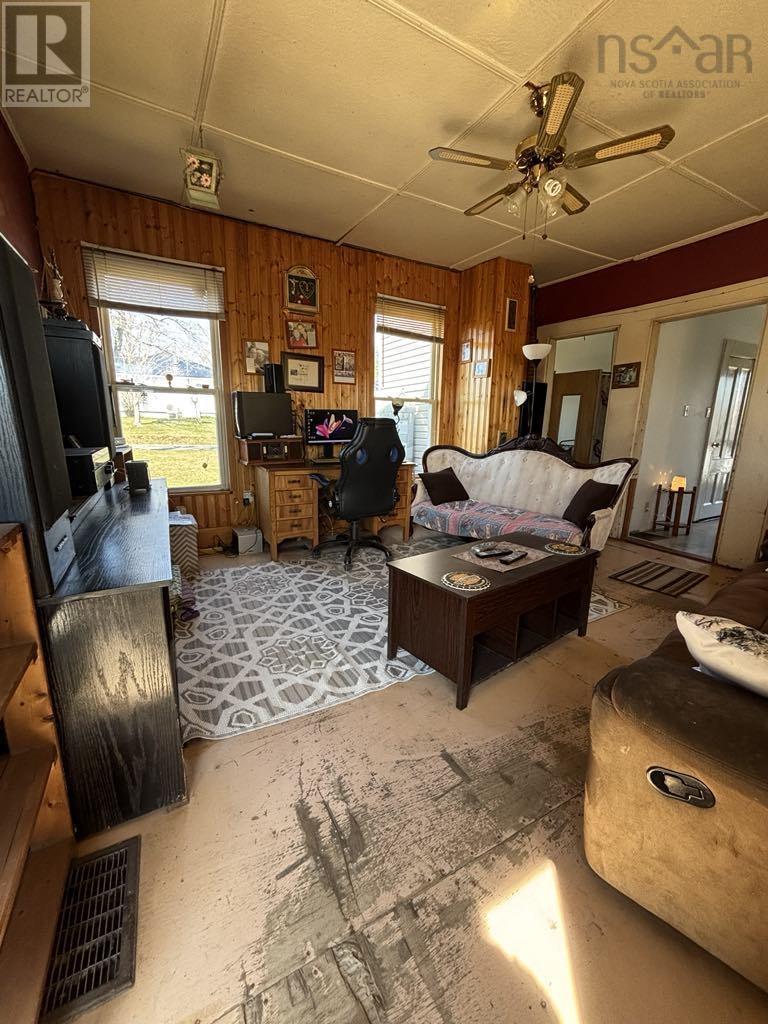 5 Strickland Road Property Photo 23