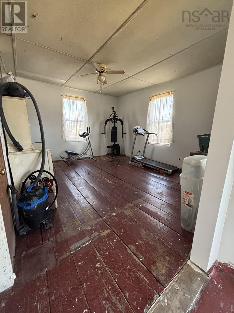 5 Strickland Road Property Photo 27