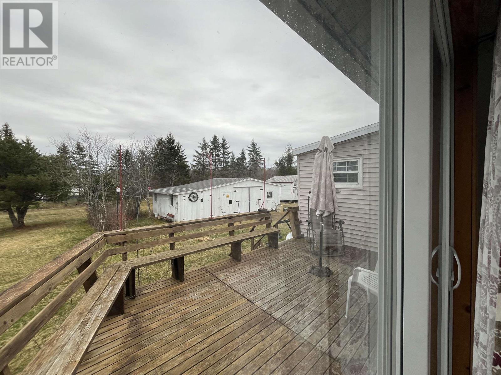 5886 Highway 2 Property Photo 14