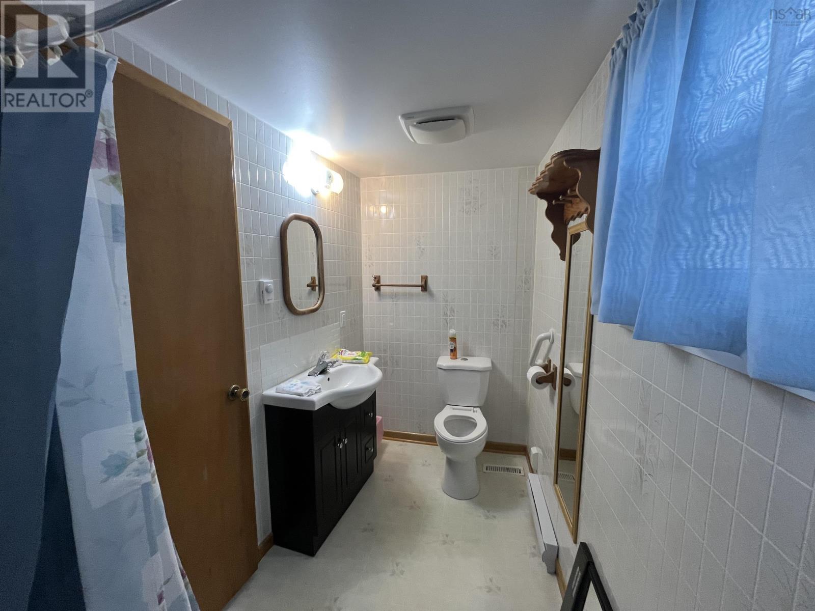 5886 Highway 2 Property Photo 20