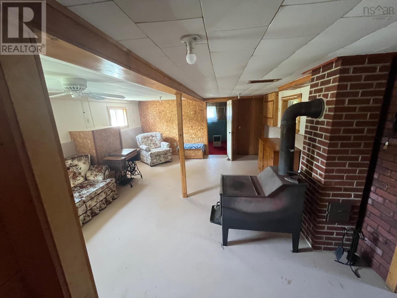 5886 Highway 2 Property Photo 32