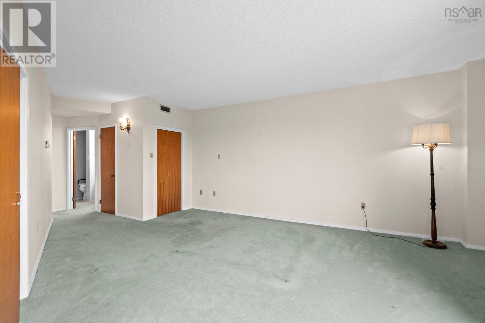 601 1074 Wellington Street Property Photo 17