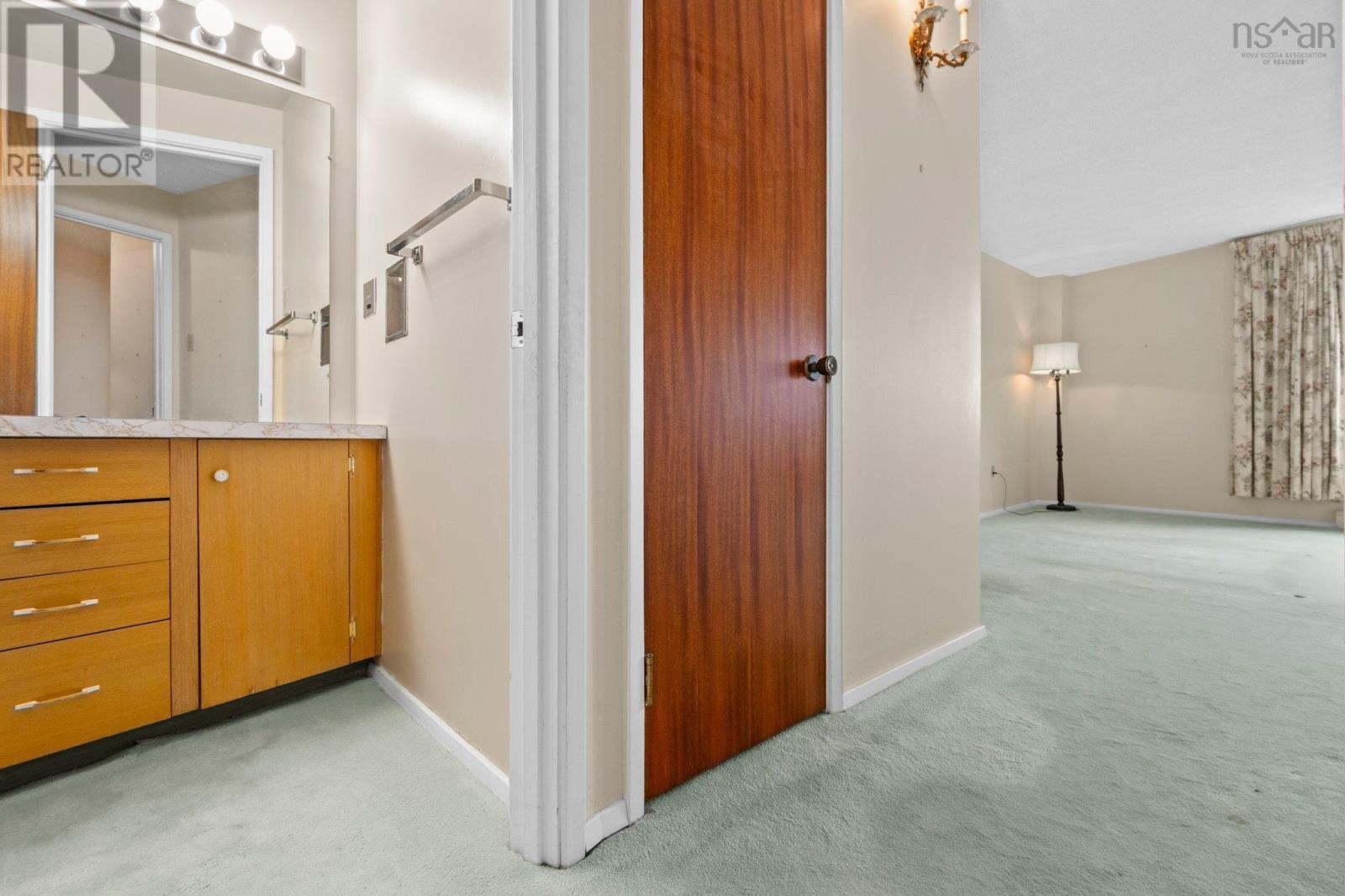 601 1074 Wellington Street Property Photo 18