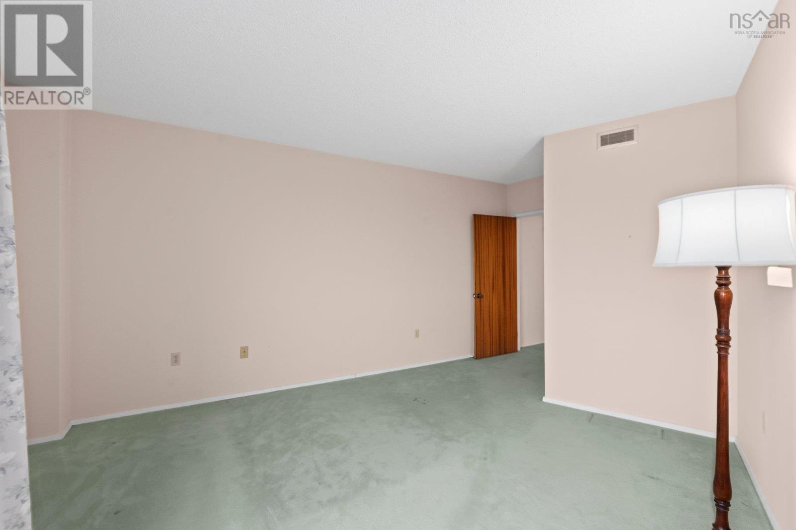 601 1074 Wellington Street Property Photo 23