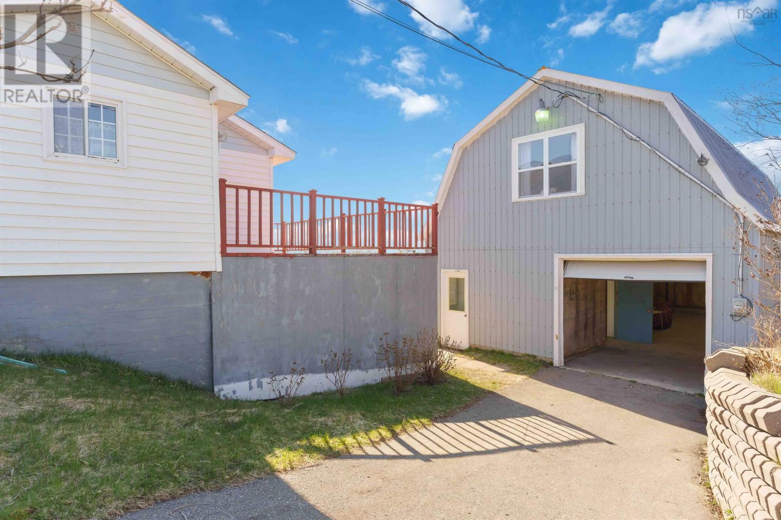 3955 Shore Road W Property Photo 3