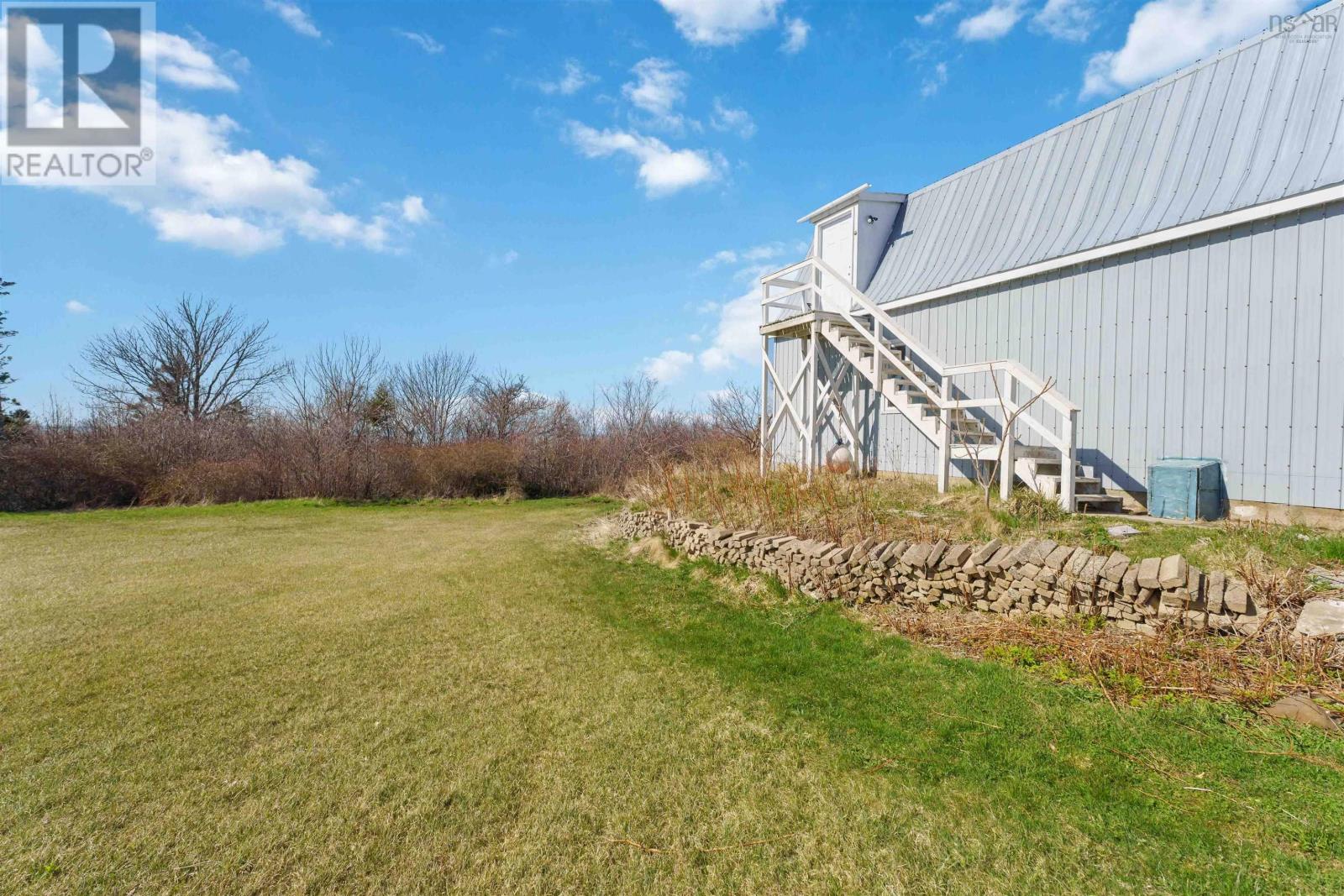 3955 Shore Road W Property Photo 8