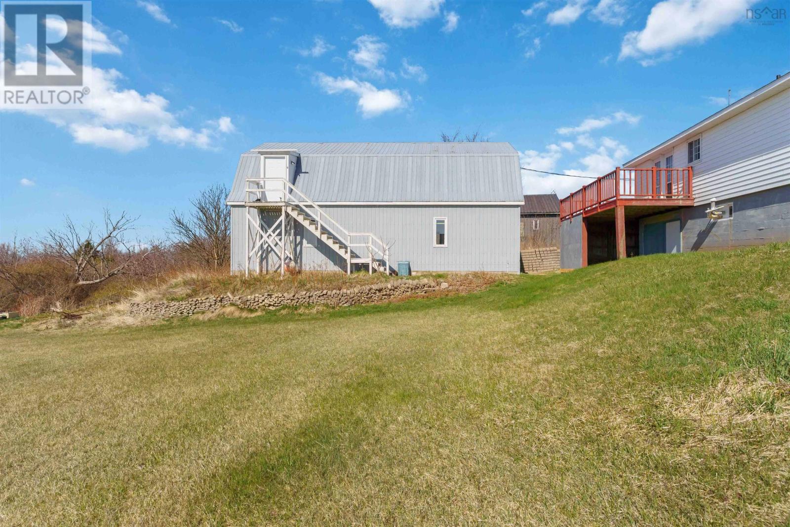 3955 Shore Road W Property Photo 10