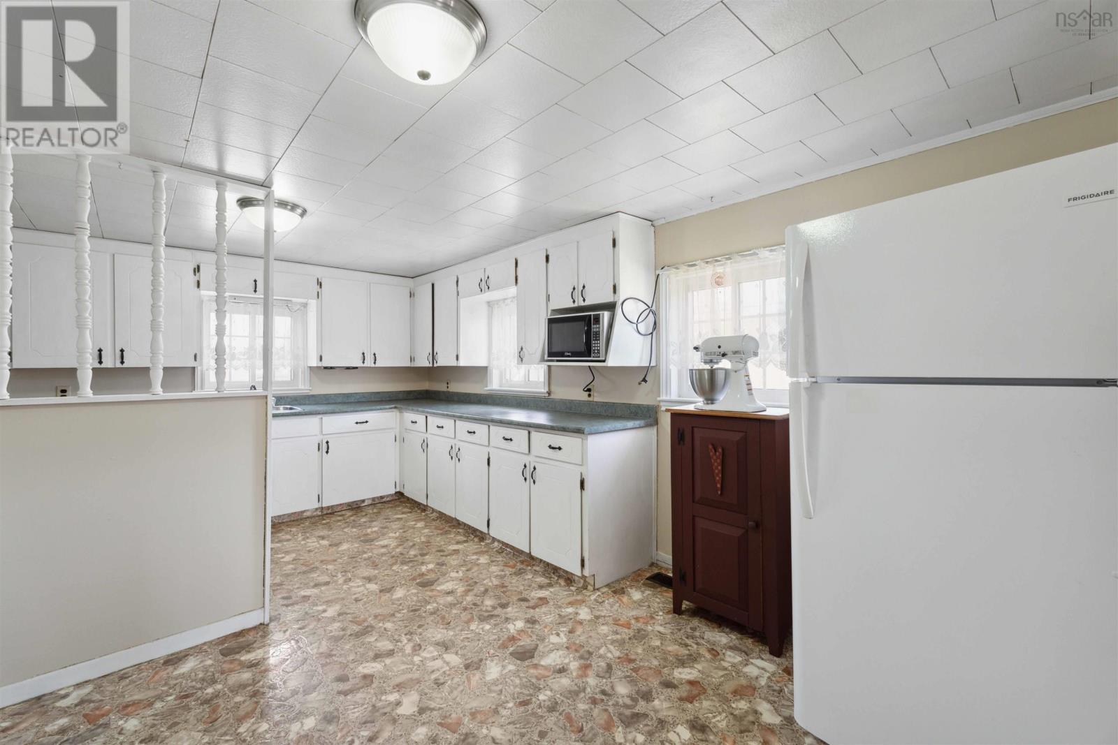 3955 Shore Road W Property Photo 22